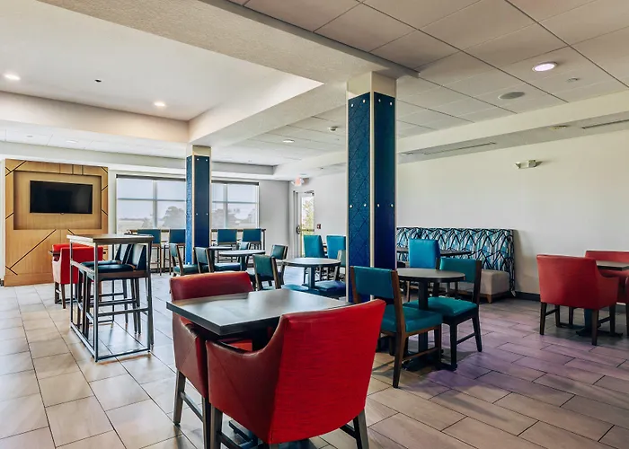 Holiday Inn Express Hotel & Suites Salina By Ihg